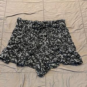 Medium Black and White Skort